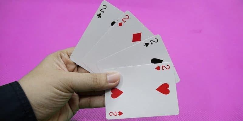 Một số thuật ngữ trong quá trình tham gia đánh bài phỏm